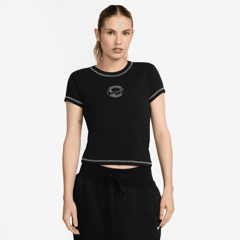  Camiseta Nike Sportswear Chil Knit Feminina