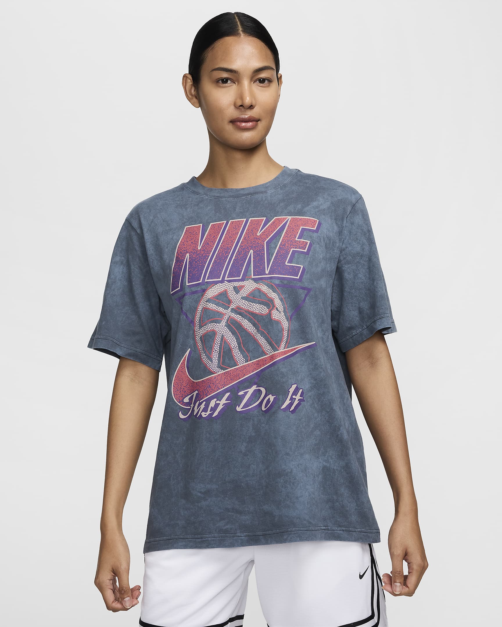 Camiseta Nike Sportswear Essentials Feminina